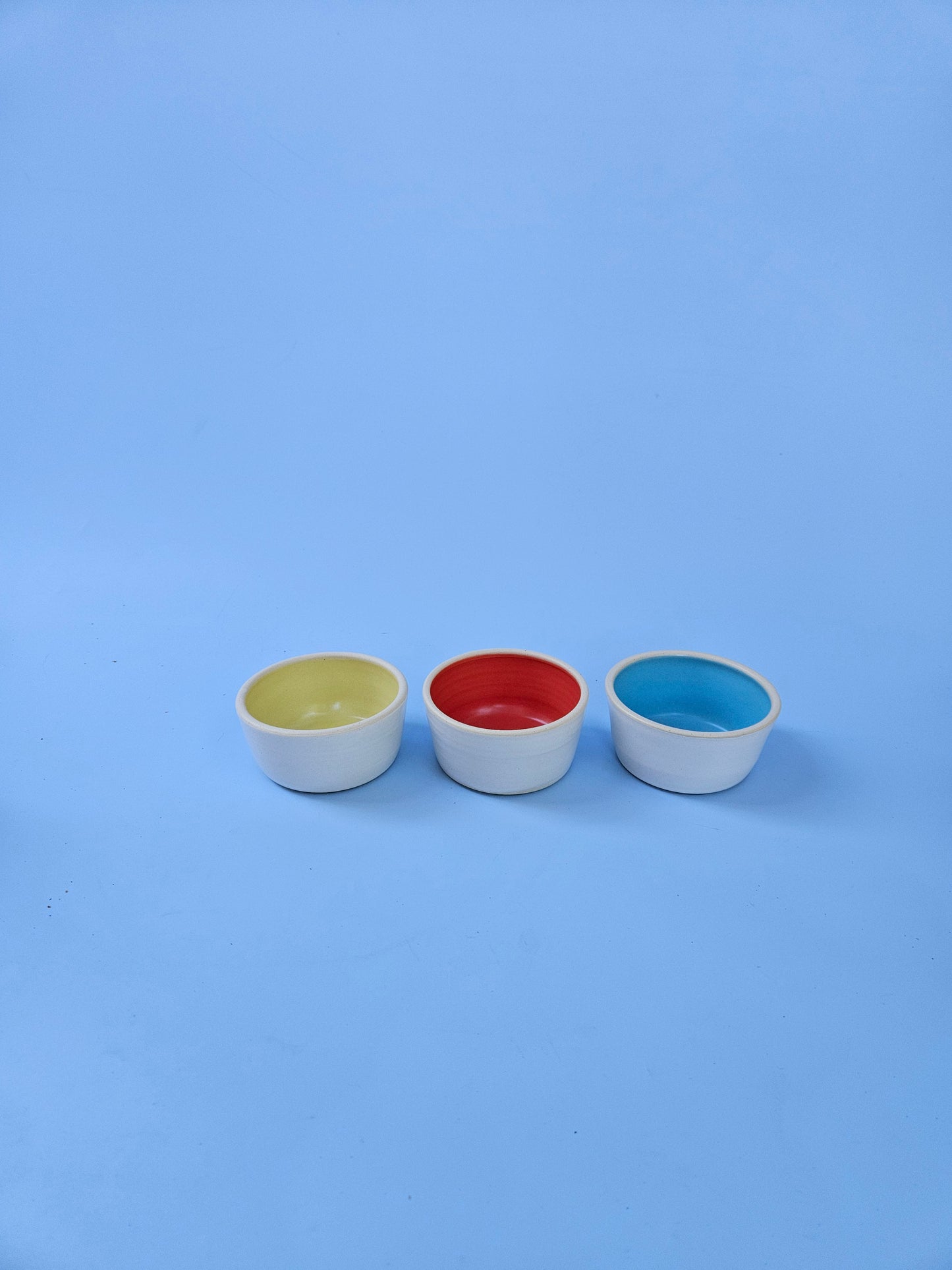 Small Dishes in Primary Colors (Set of Three)