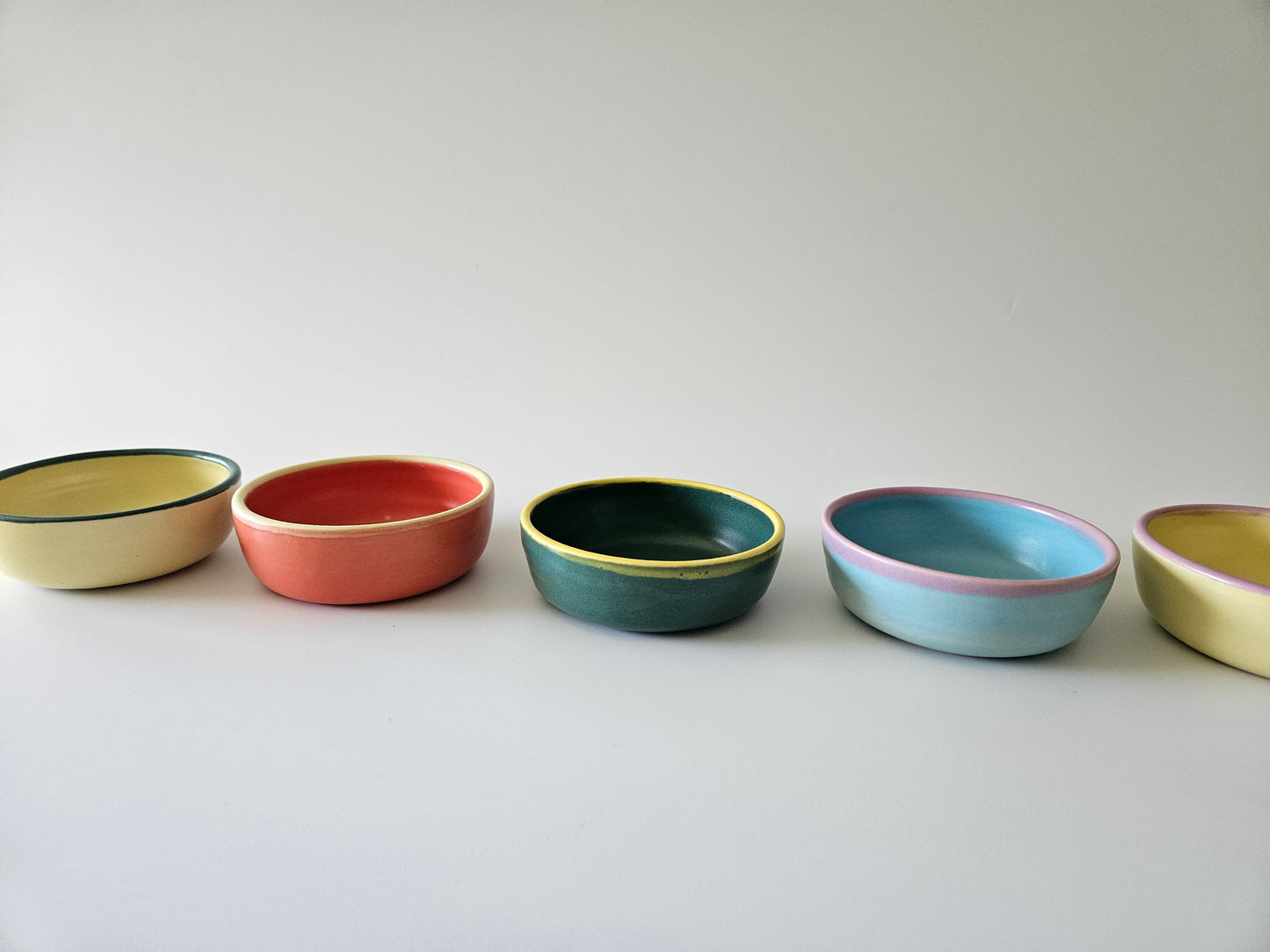 Sauce Bowl with Colorful Rim (Small)